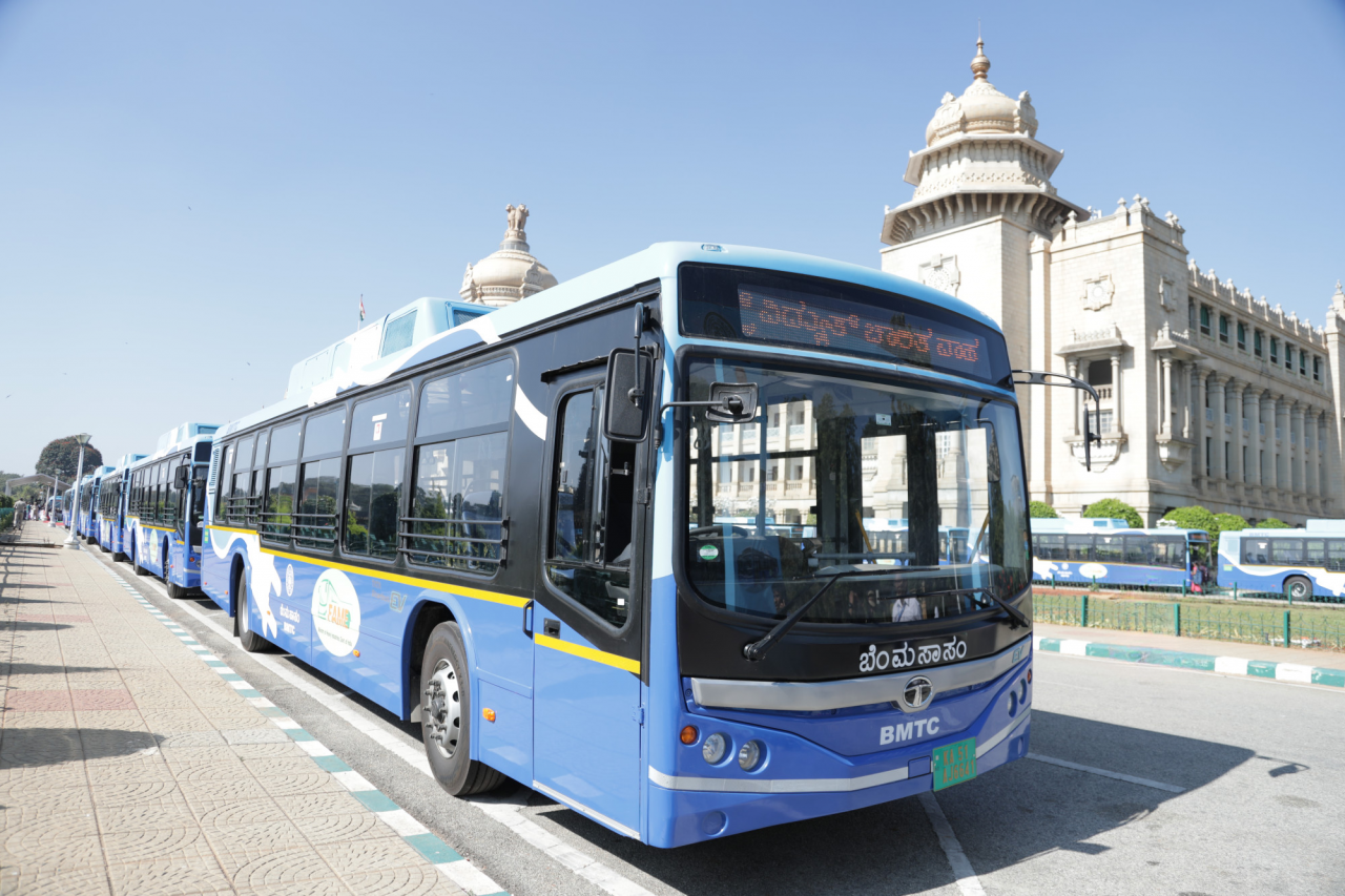 Tata Motors’ smart electric bus was inaugurated by Hon’ble Chief Minister of Karnataka, Shri Siddaramaiah along with Hon’ble Deputy Chief Minister of Karnataka, Shri DK Shivakumar, Shri Ramalingareddy, Hon’ble Minister for Transport & Mujarai, Govt of Karnataka & Chairman, BMTC, Shri Rizwan Arshad, Hon’ble MLA, Shivajinagar Assembly Constituency, Ms Kala Krishnswamy, IPS, Director (S&V), BMTC and Ms. G Sathyavathi, IAS, Managing Director, BMTC.