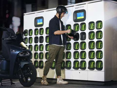 Castrol to invest $50 million in Gogoro for advancing E2W transition in cities